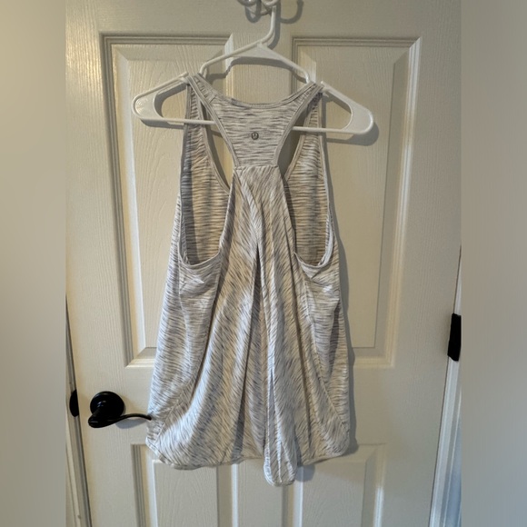 Lululemon tank. Size 8 - Picture 2 of 3